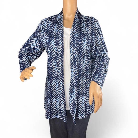 Cato Blue and White Chevron Cardigan Size Large - Picture 1 of 5